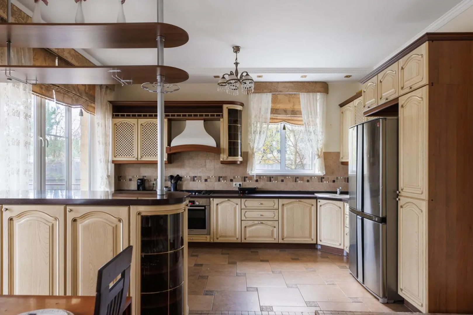 Коттедж с бассейном