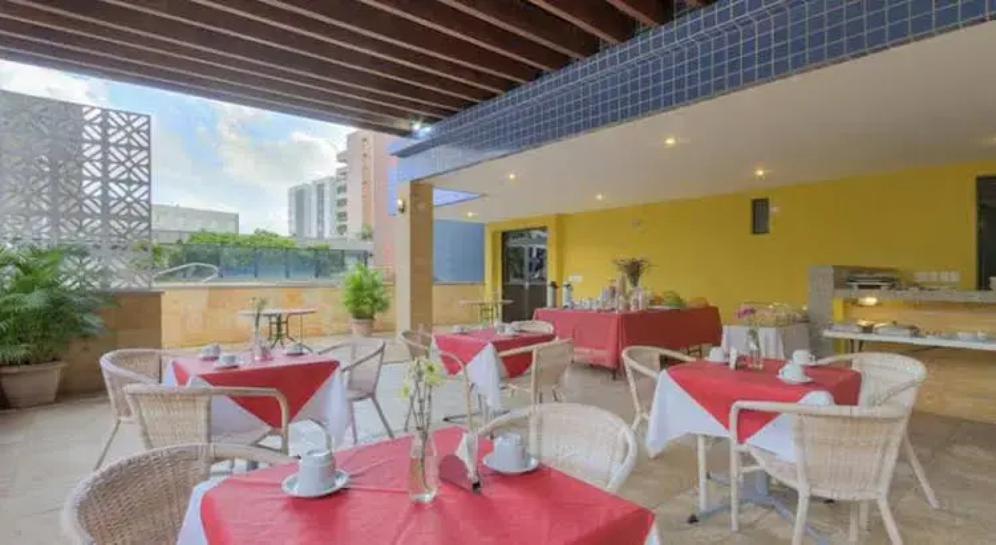 ApartHotel - Praia Mansa 1 e 2 Qtos