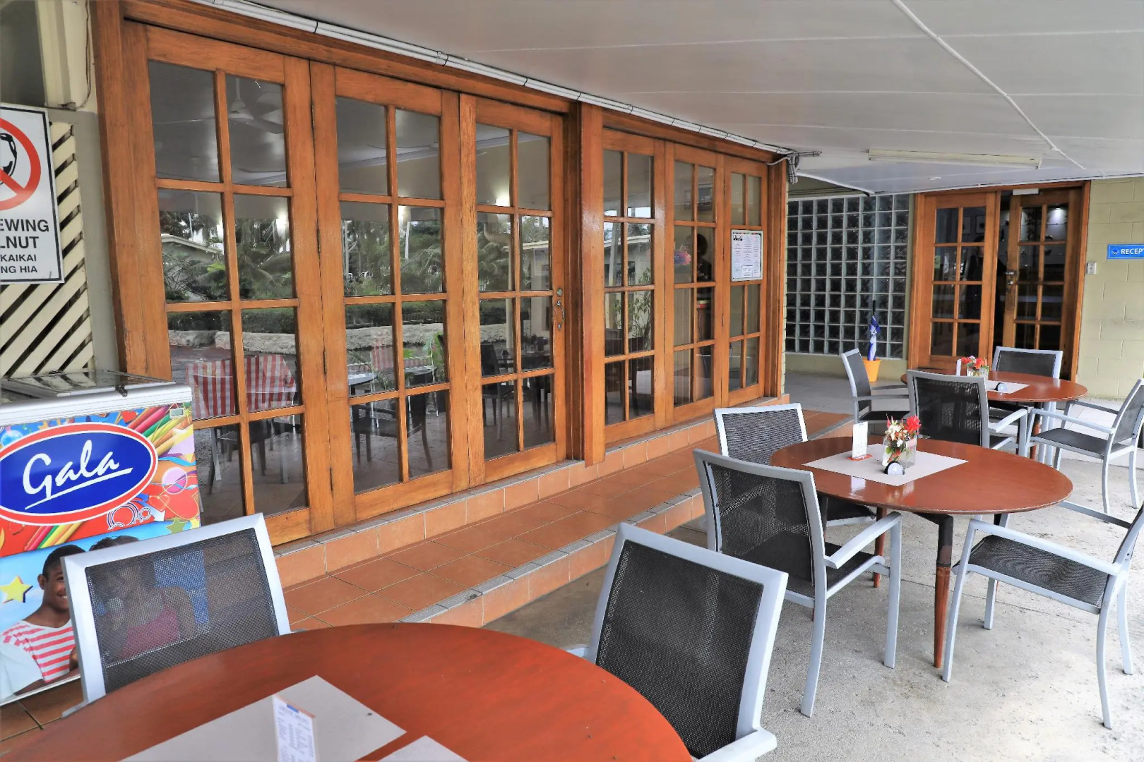Huon Gulf Hotel