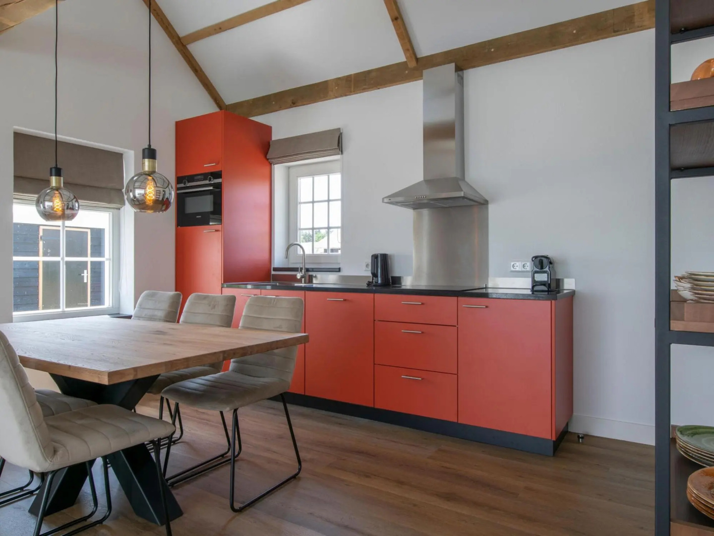 Thatched villa with two bathrooms, on a holiday park surrounded by nature