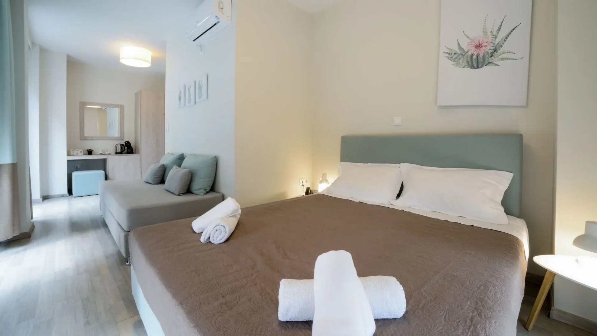 Tins Hotel City