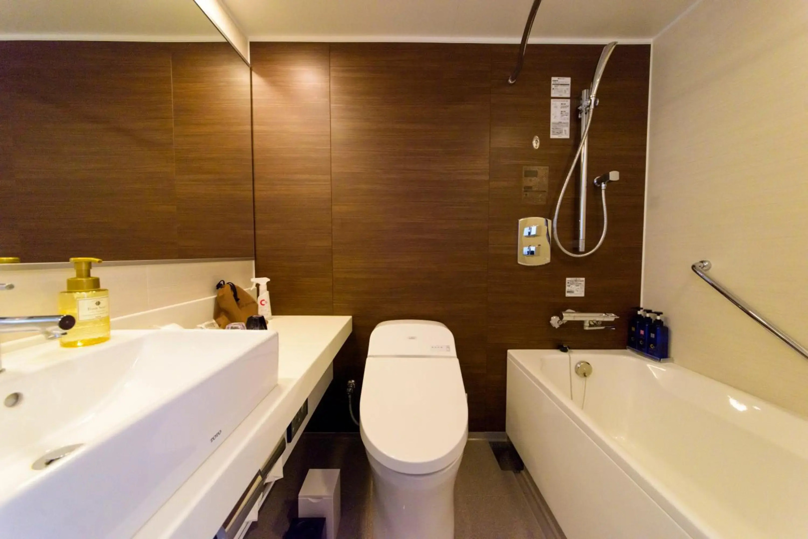 Community & Spa Naha Central Hotel