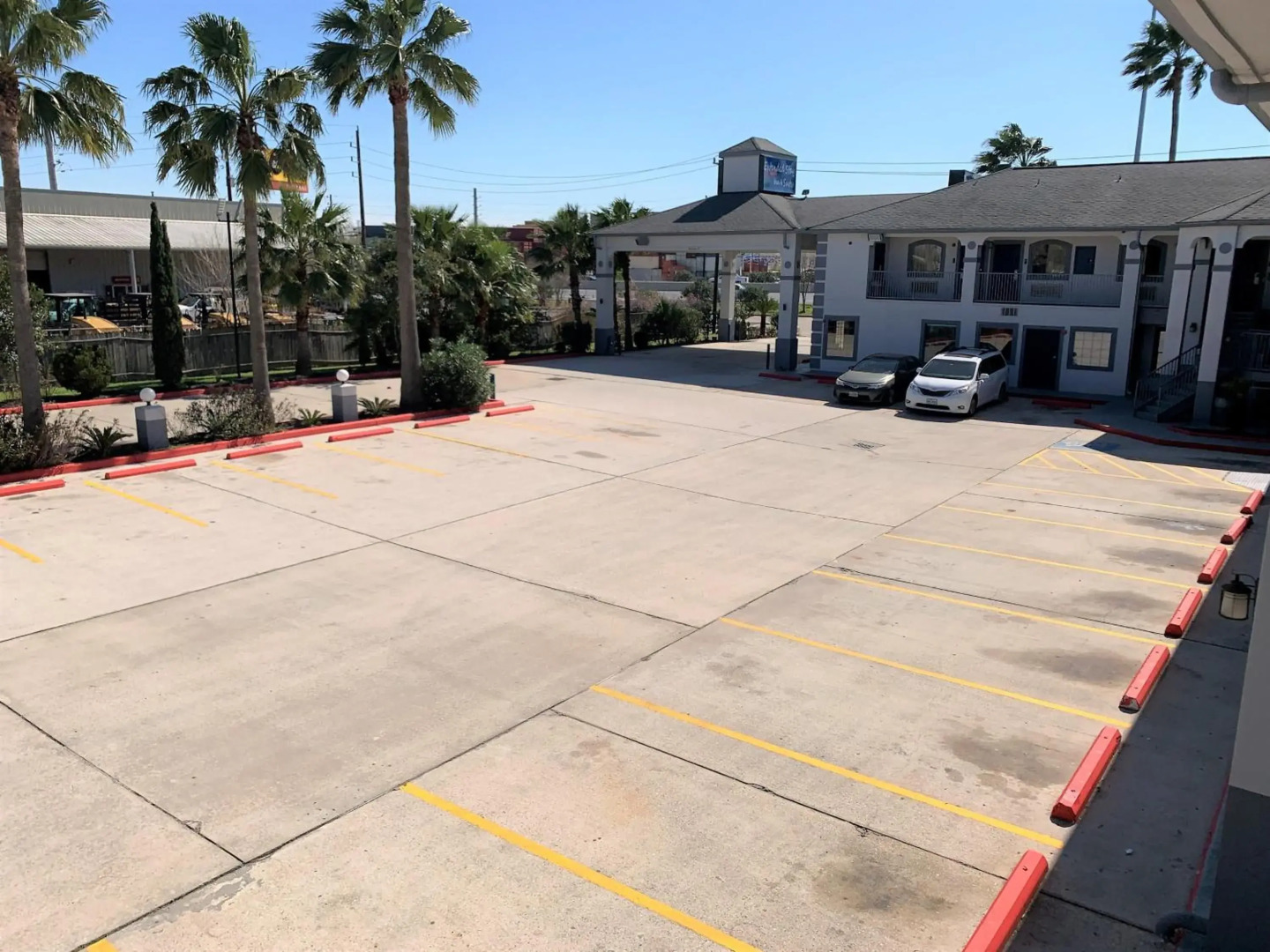 Sunrise Inn & Suites