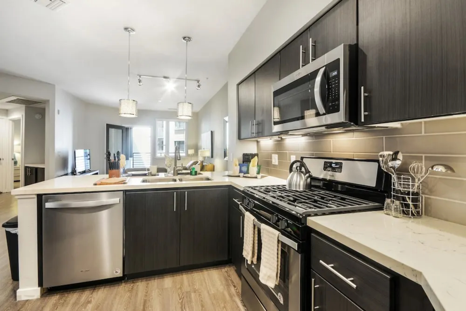 Bluebird Suites near Facebook HQ