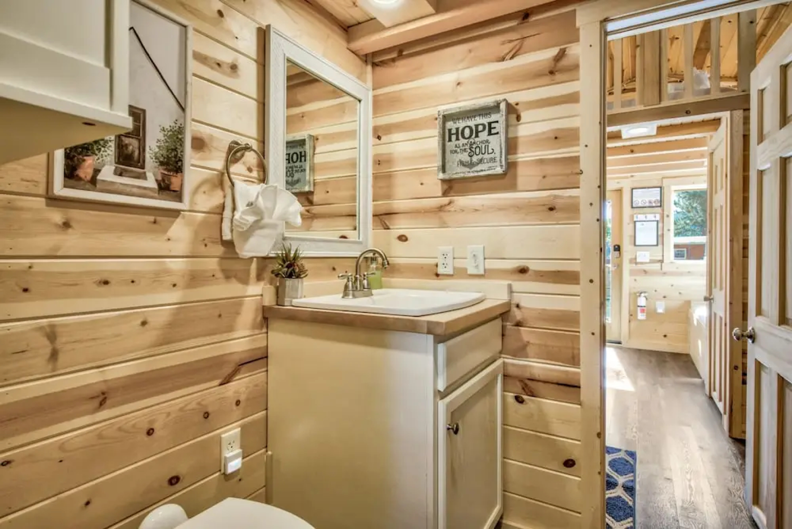 Tiny House! Hot Tub! Pikes Peak & AC