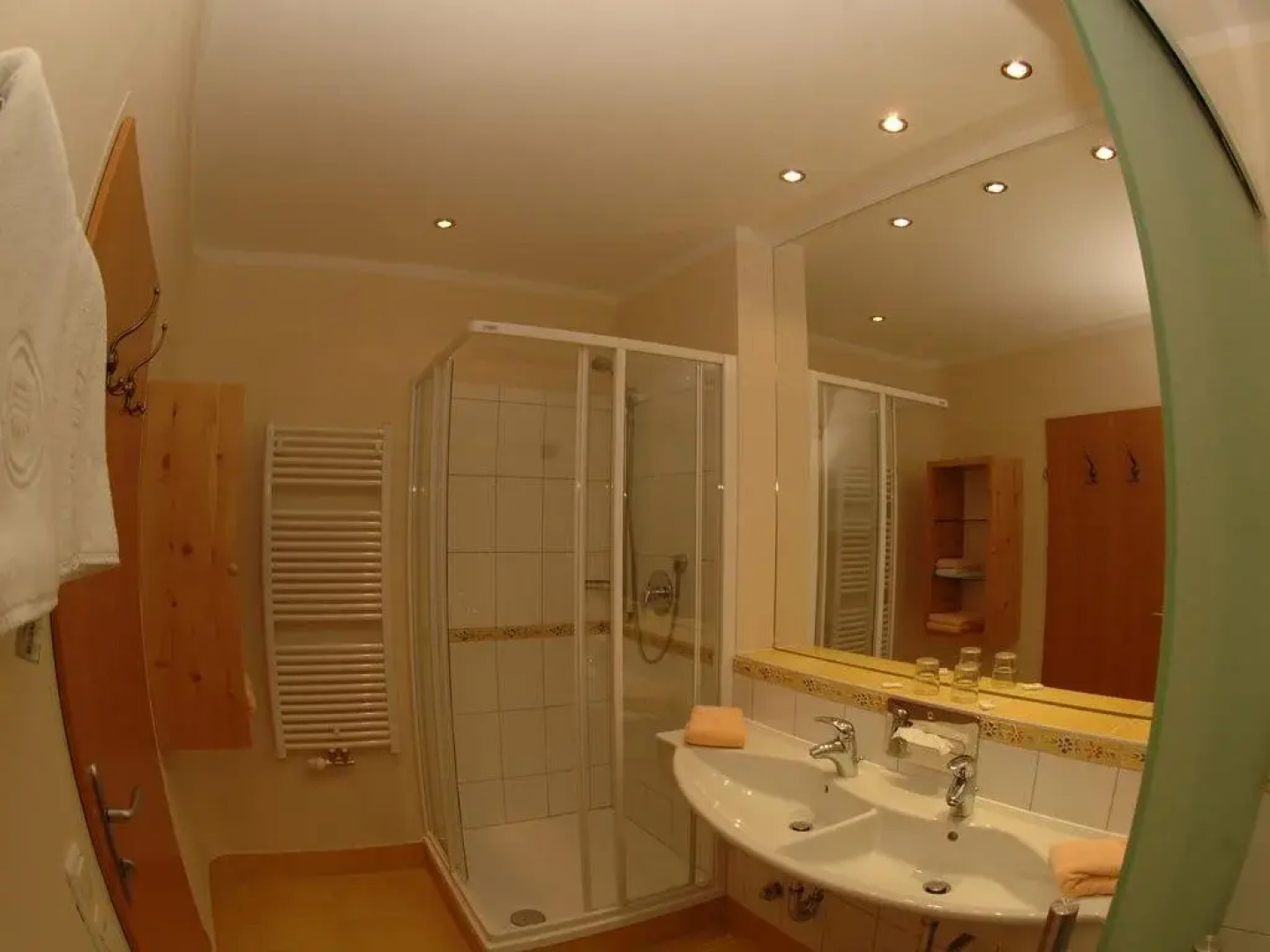 Heidi-Hotel Falkertsee