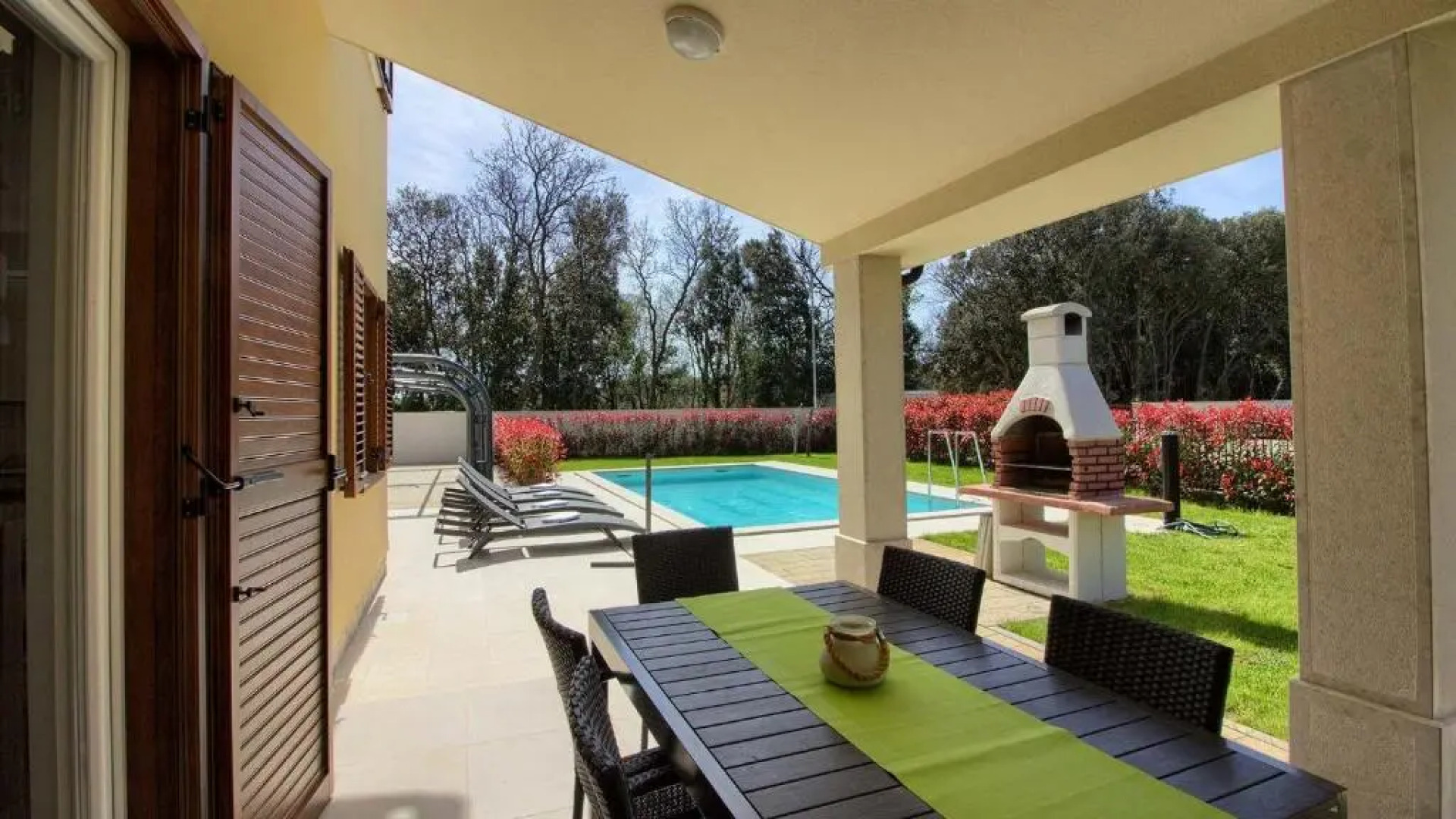 Luxury Vila compelx Mar-Marisol with 2 pools and 8 bedrooms, 200m from the beach