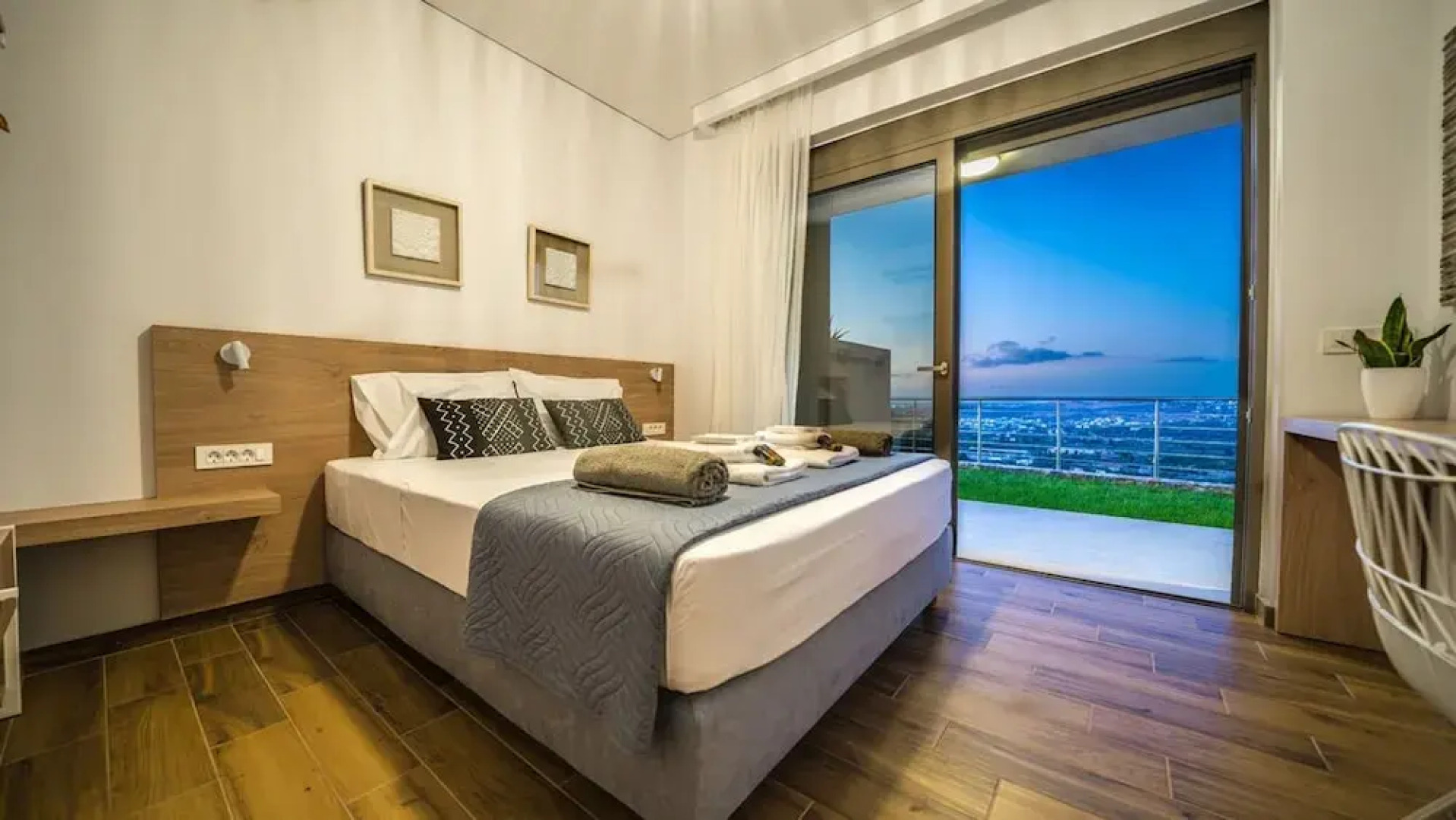 Villa Con Vista- Heated Pool 4 bdr Sleeps 8