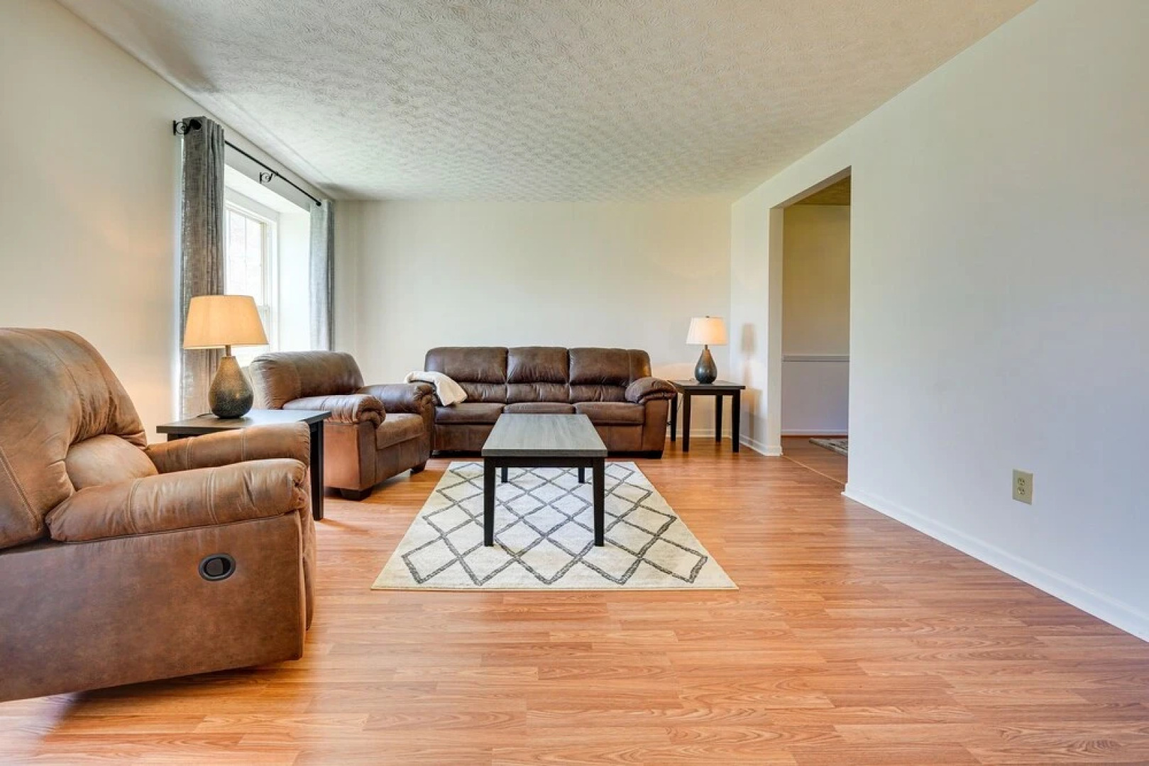 Spacious Home w/ Deck - 9 Mi to Downtown Columbus