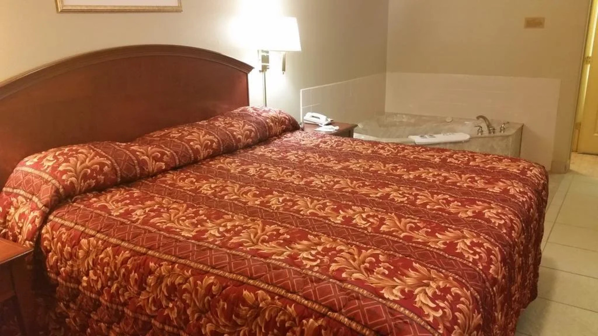 Los Fresnos Inn and Suites