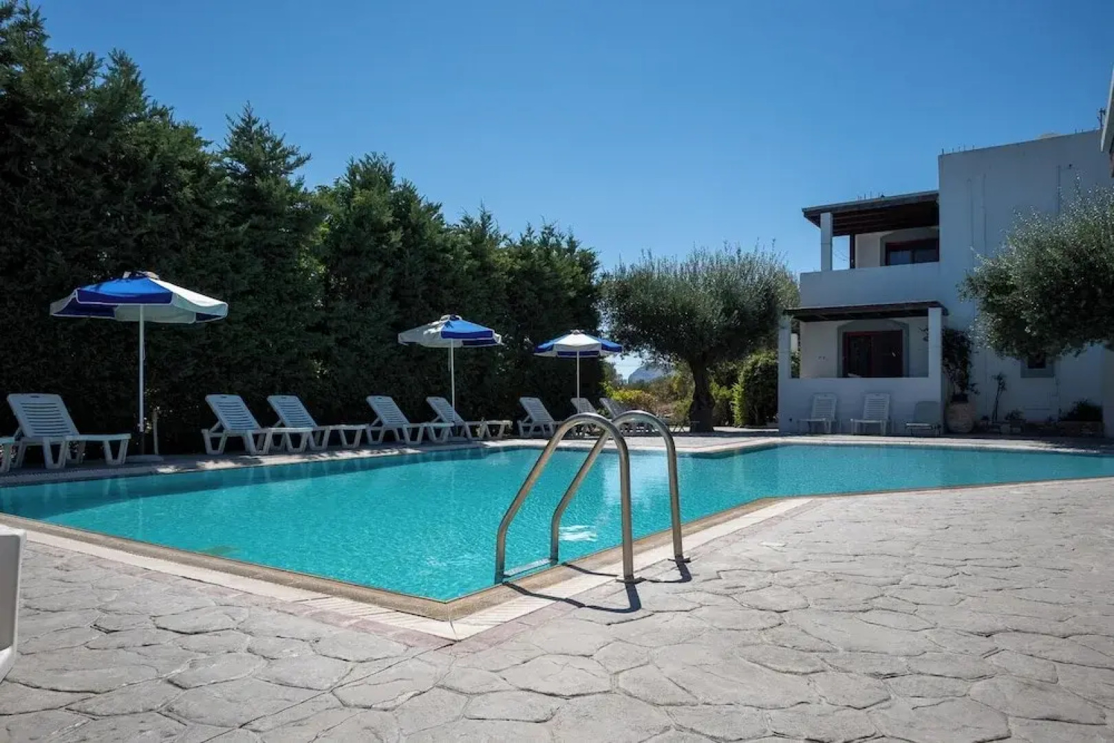 Triantafillas Suites