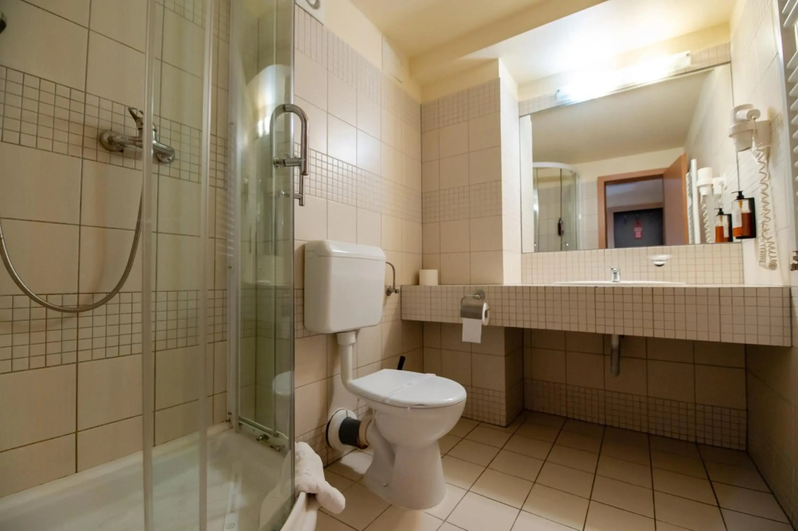 Hotel Oxford Inn & Suites