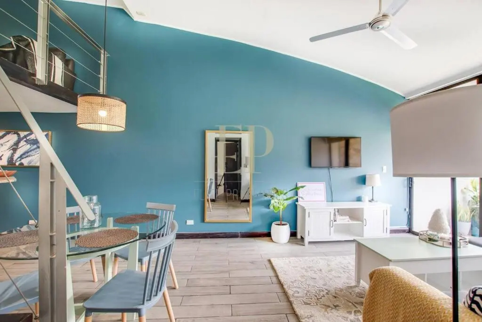 Modern PENTHOUSE w view, office space, pool, gym, tennis