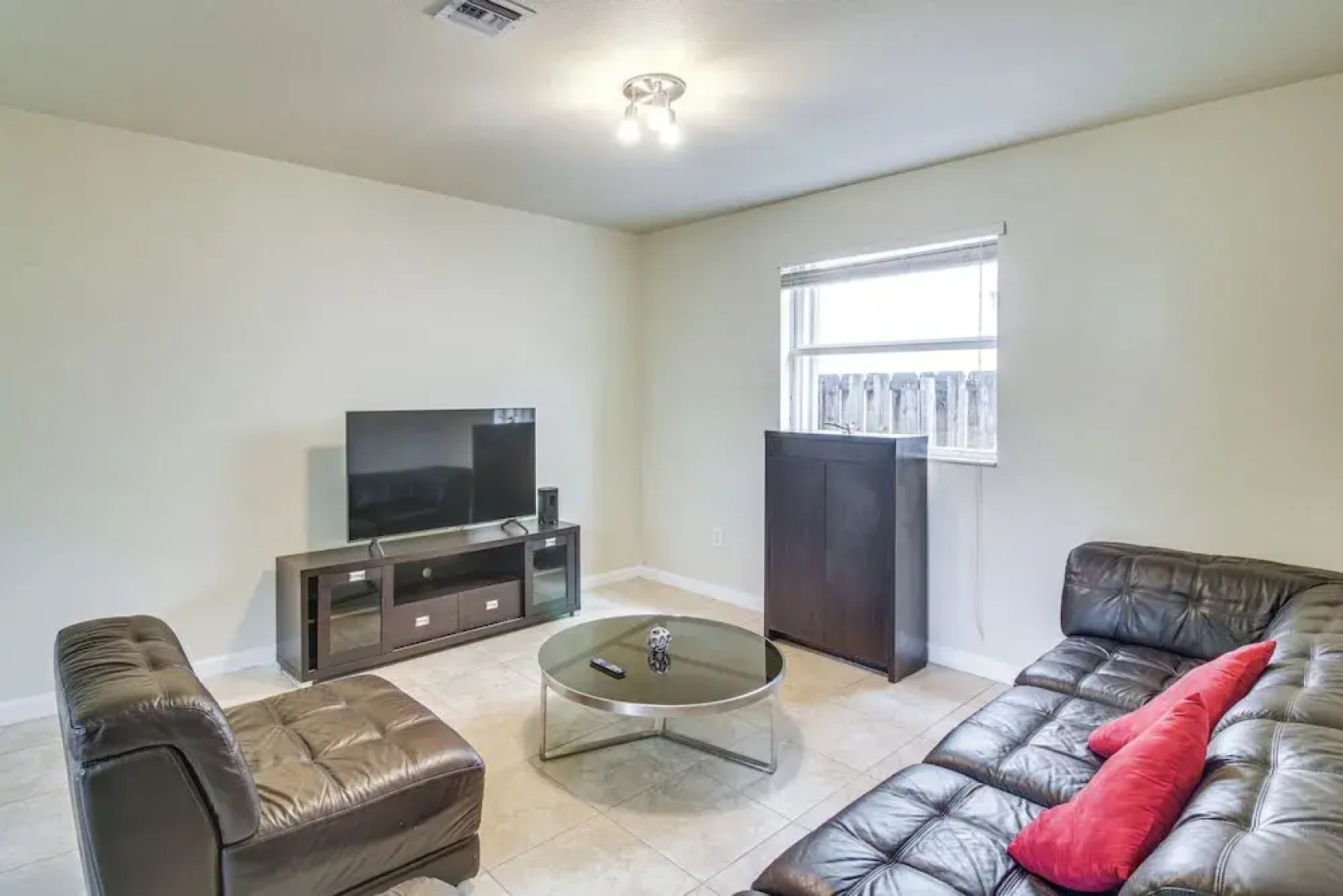 Yard w/ Lake View: Remote Working Hub in Homestead