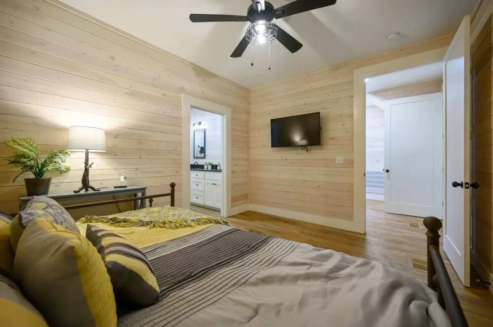 Stardust Hollow Cabin for 14