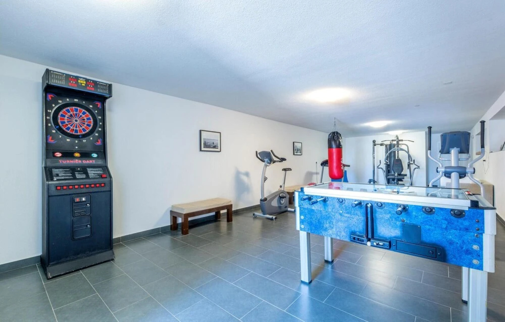 Amazing Home in Mravince With Sauna, Wifi and 9 Bedrooms