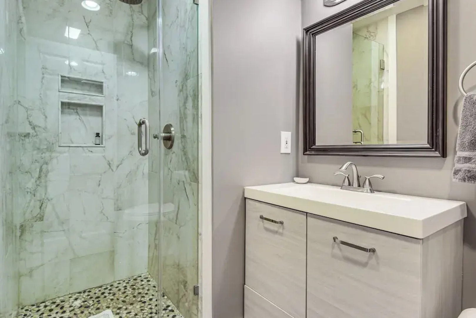 Vibrant Downtown Cincinnati Townhome w/ Sauna!