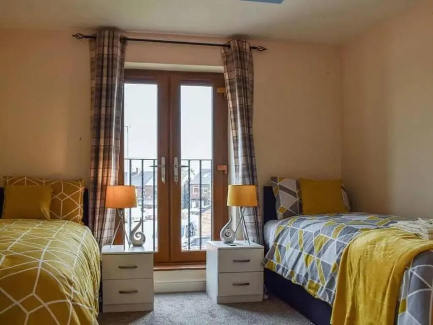 Impeccable 4-bed House in Barnsley