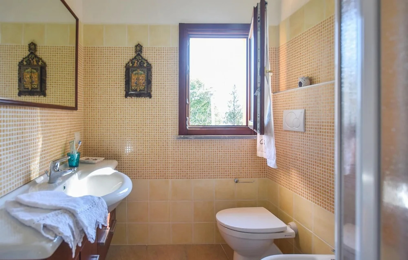 Beautiful Home in Orentano With 2 Bedrooms and Wifi