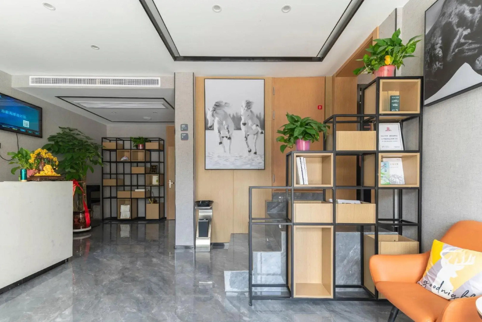 Yayue Hotel (Shangluo Yishui Jinyang Unit Shop)