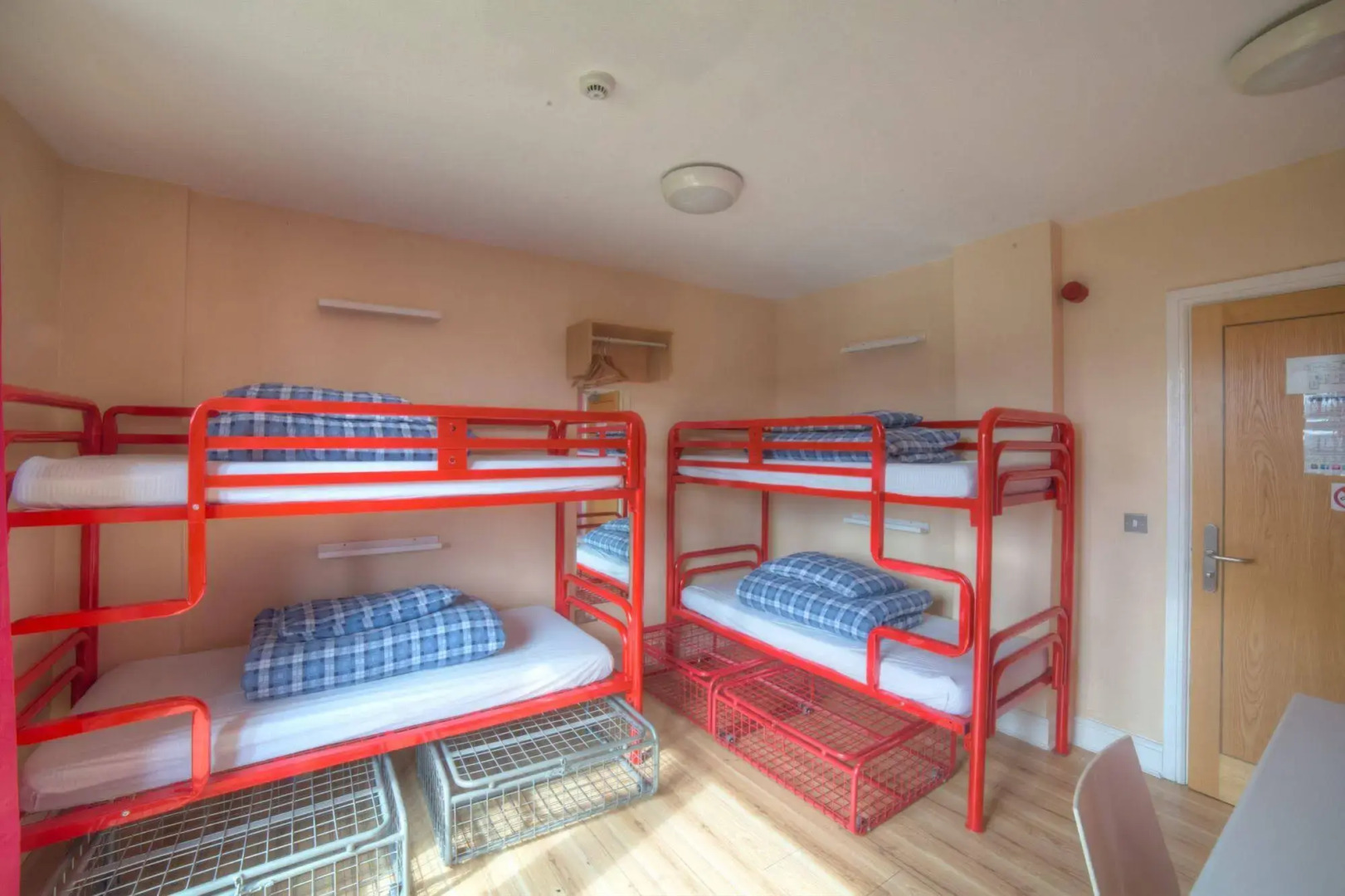 Snoozles Tourist Hostel