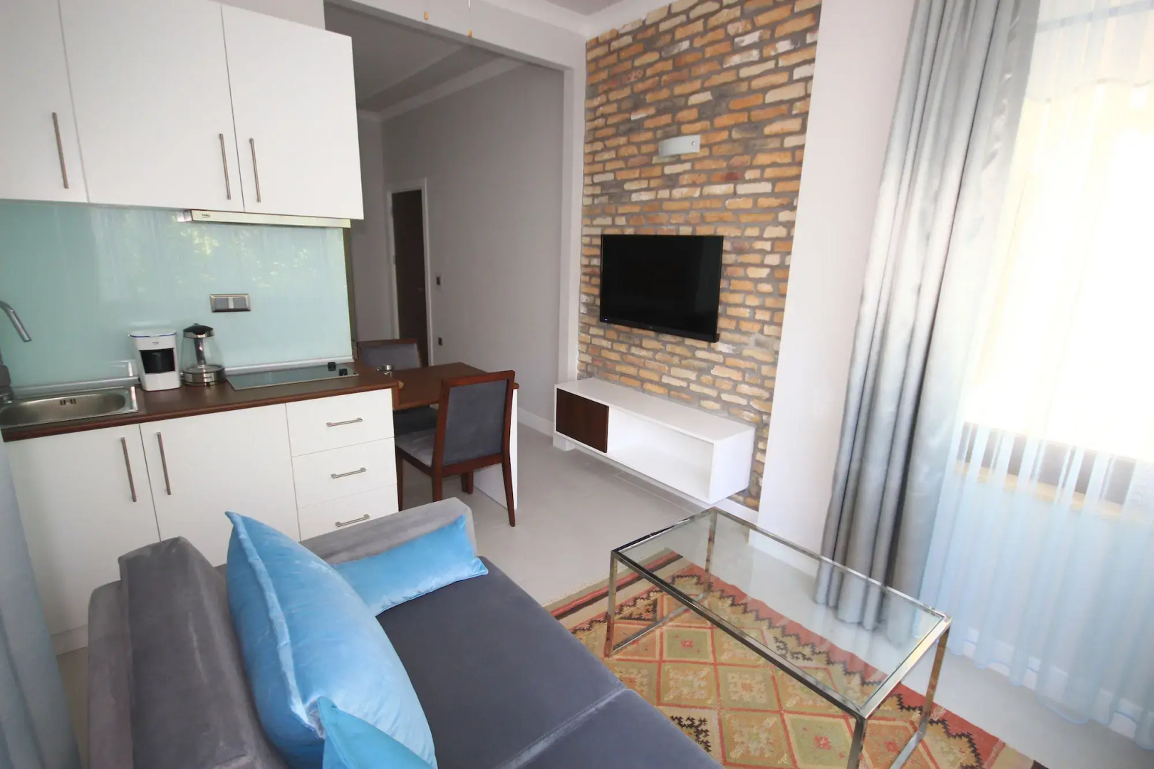 Delight Deluxe Aparts