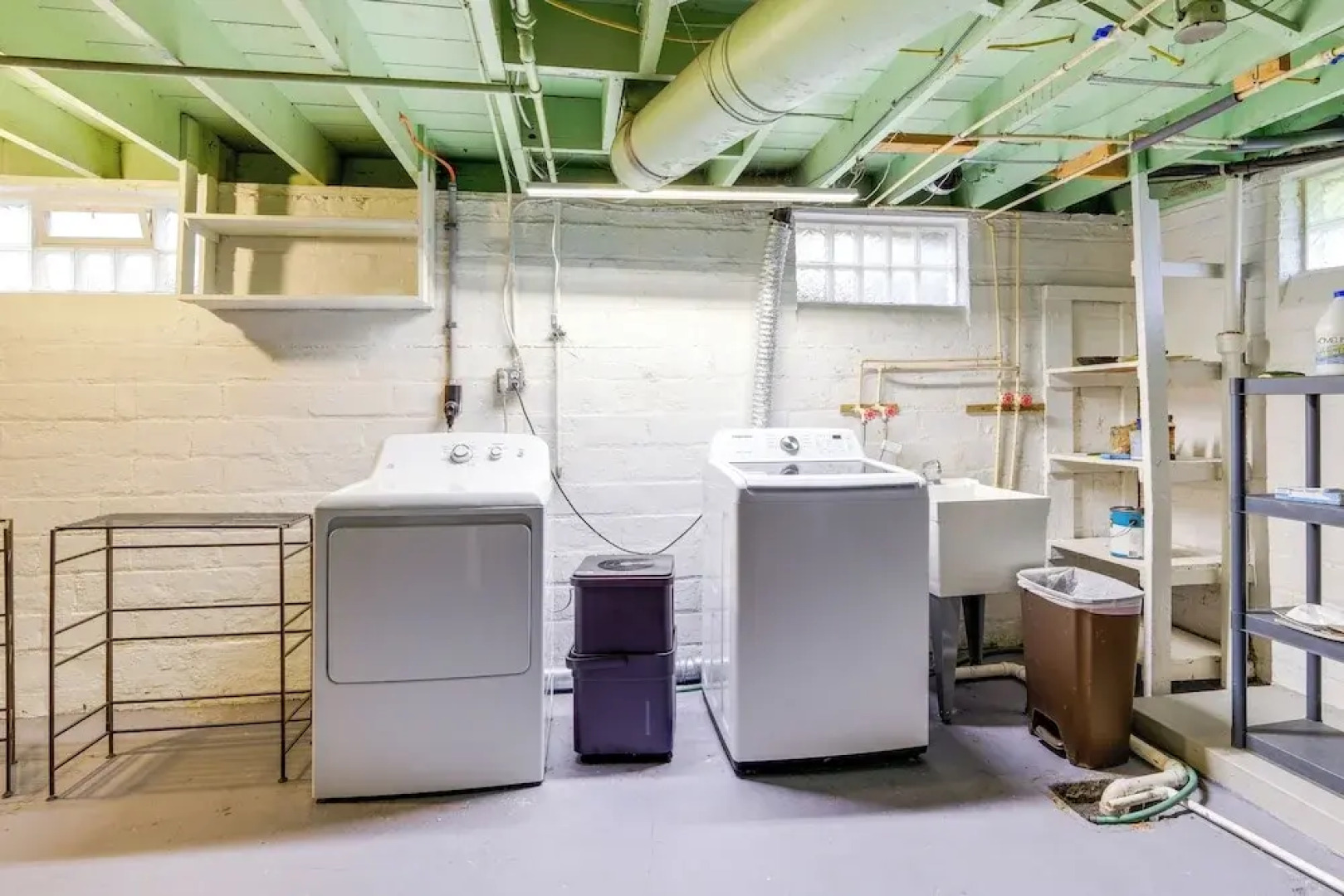 Inviting Vacation Home: 2 Mi to Mill Creek Falls!