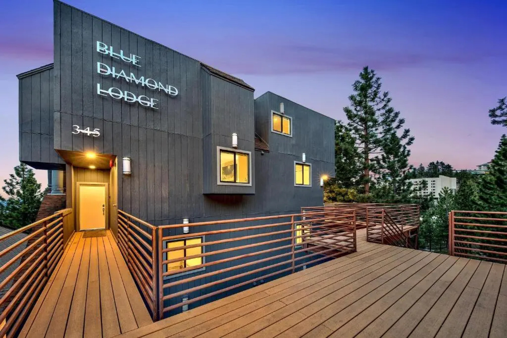 LUXE 4 Blue Diamond Lake Tahoe Lodge