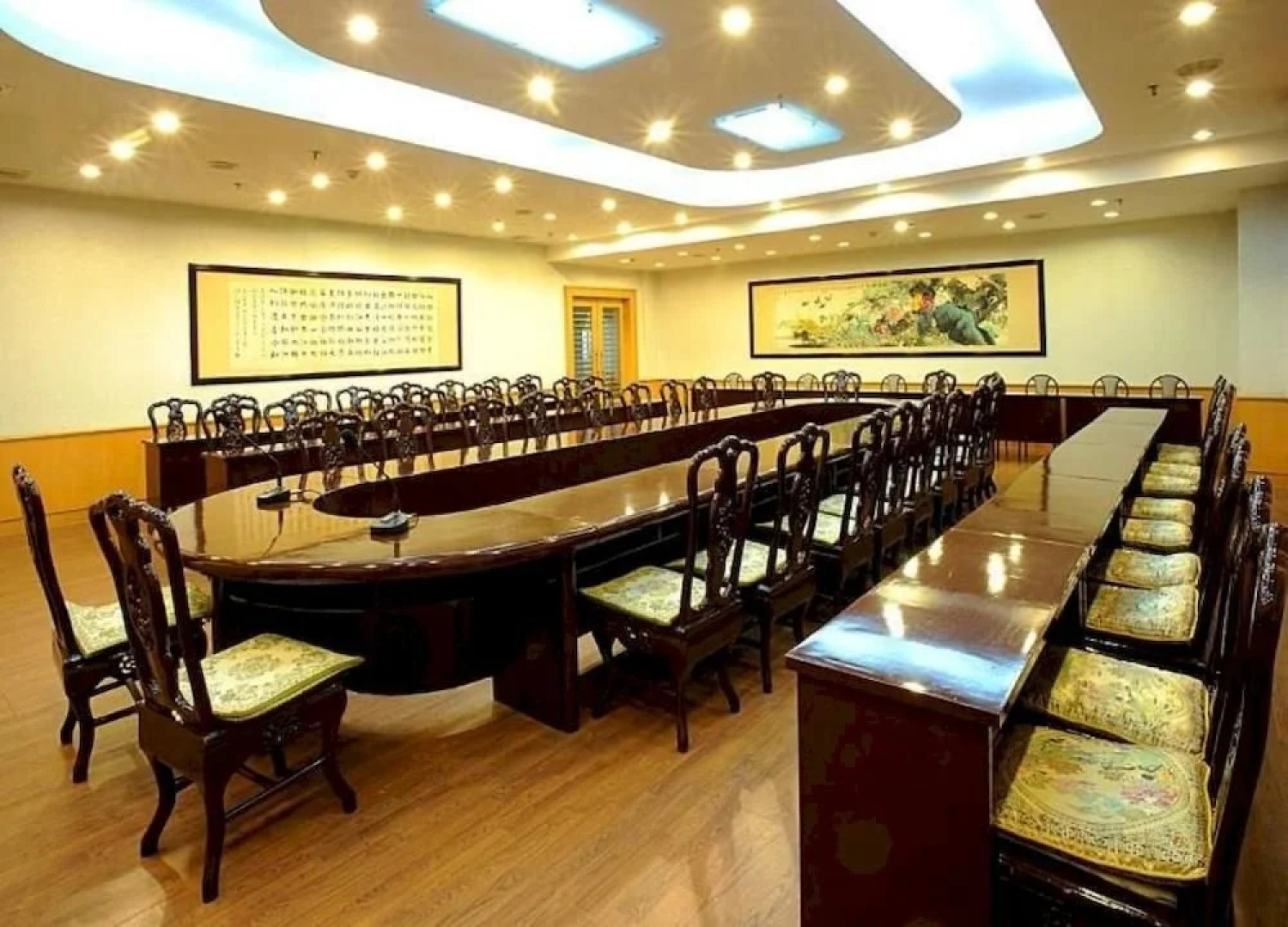 Min Jiang Hotel