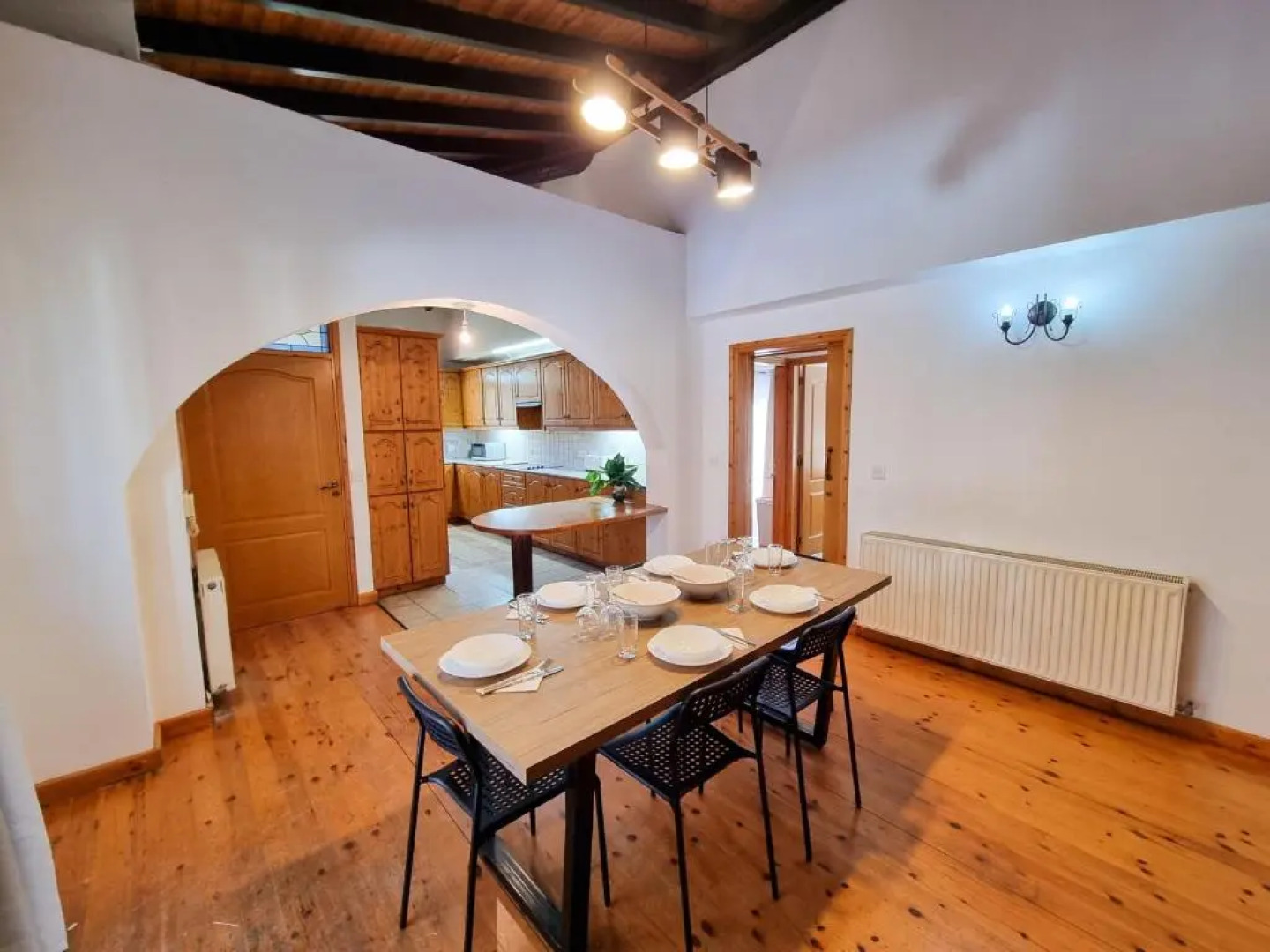 Mountains Retreat Rooms & Suites