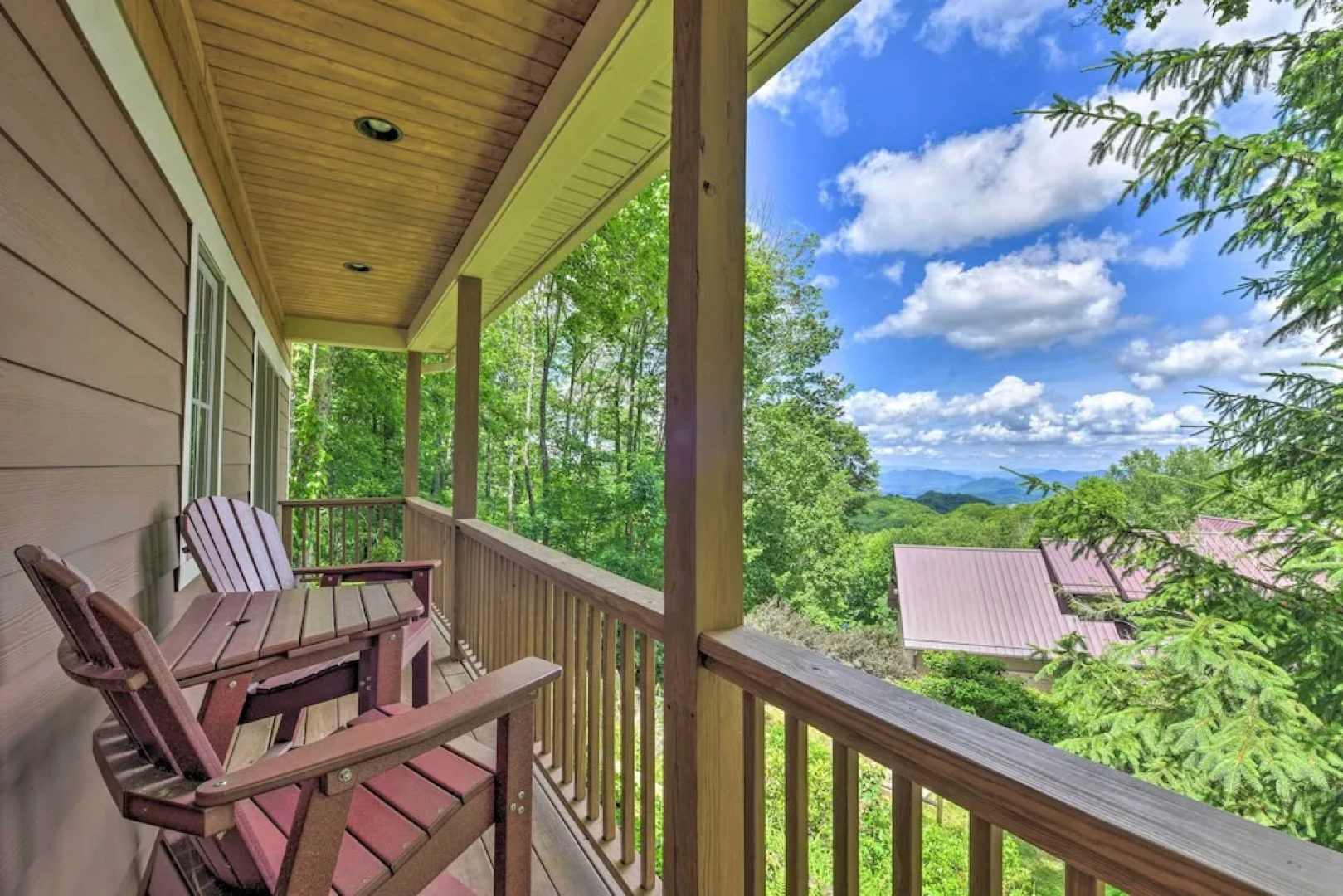 Luxe Lodge Near Smoky Mountains: Views & Hot Tub!