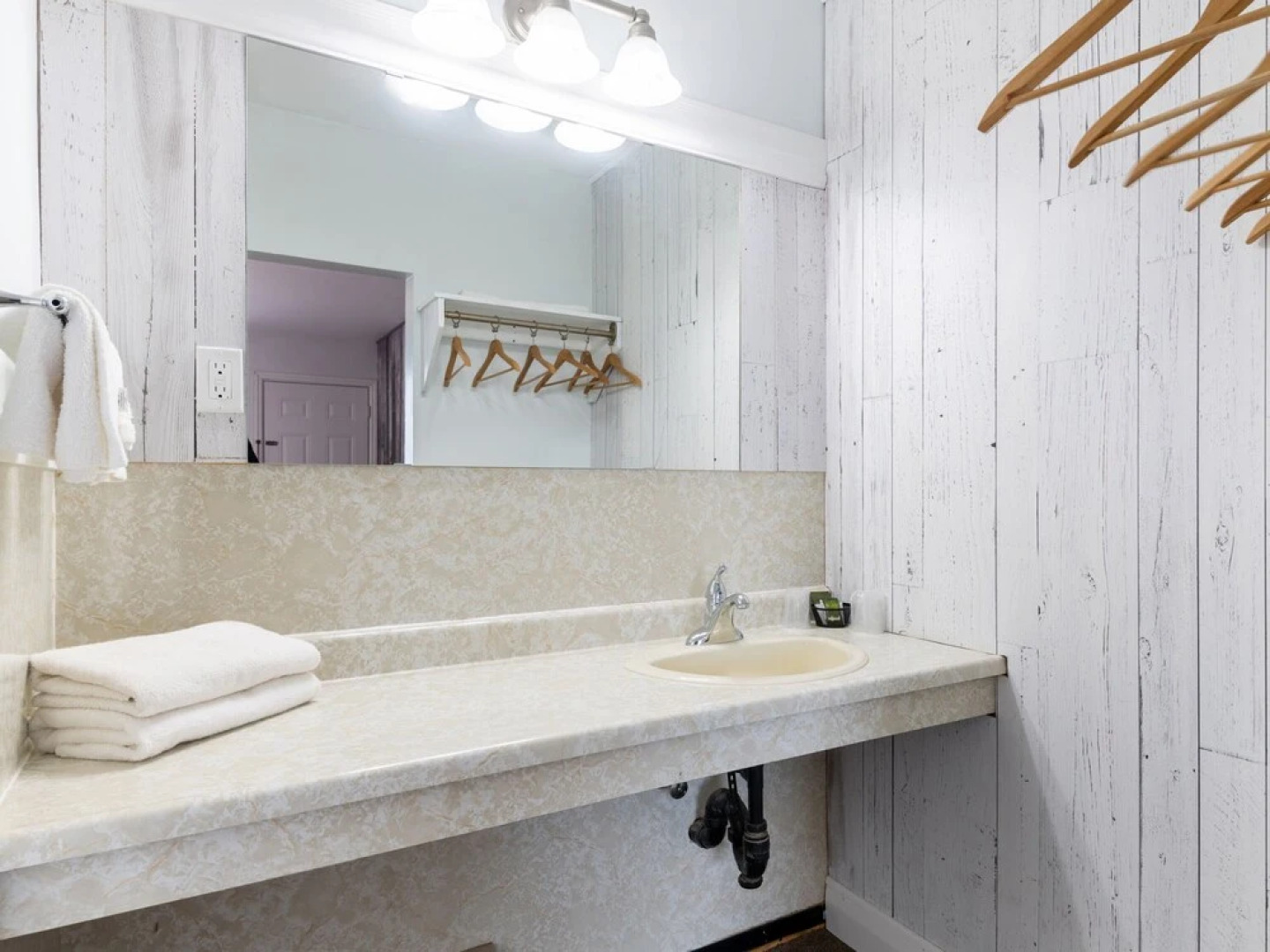 Hotel Port Colborne ON