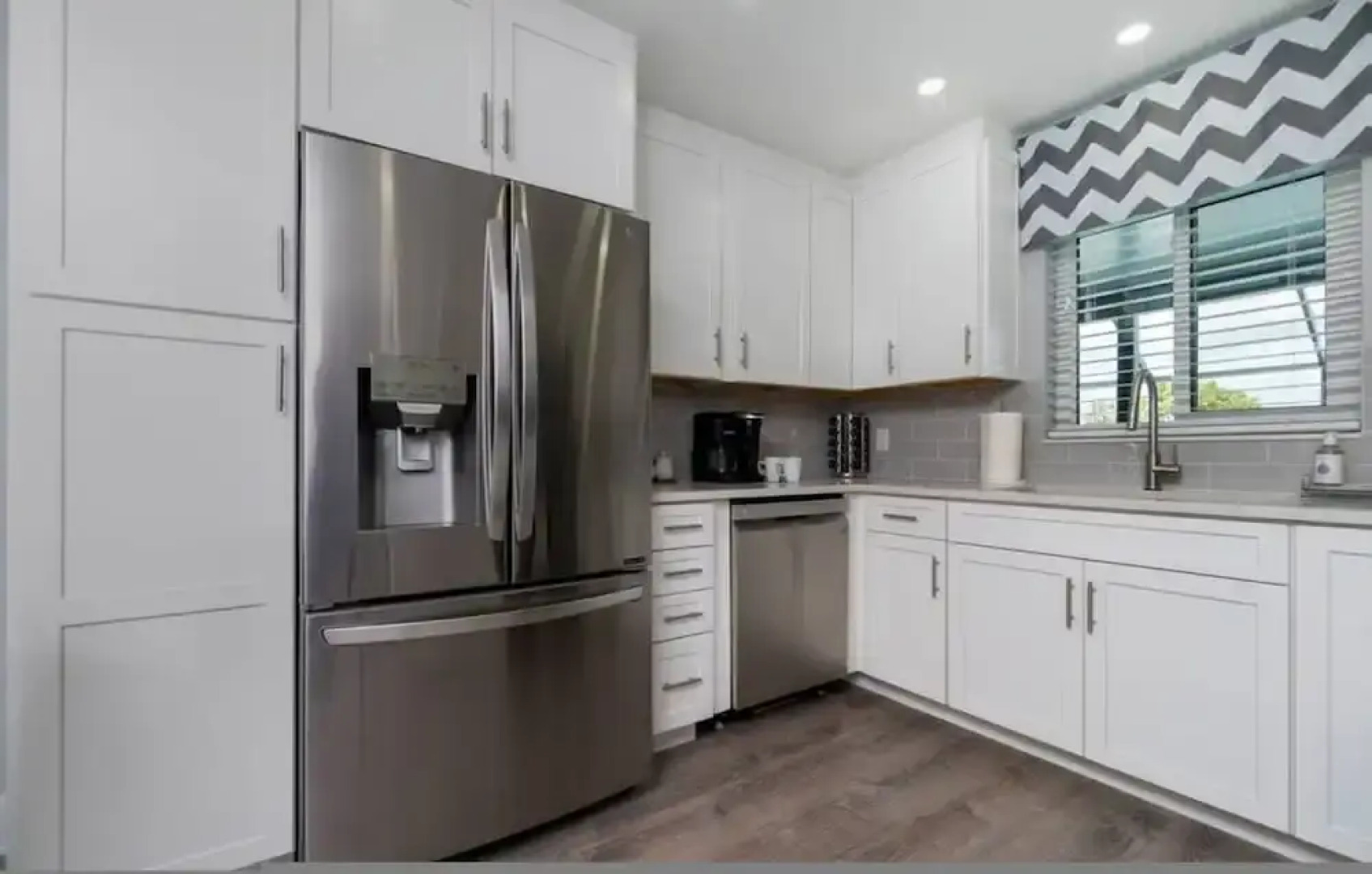 Villa Capri - Waterfront Retreat With Heated Pool