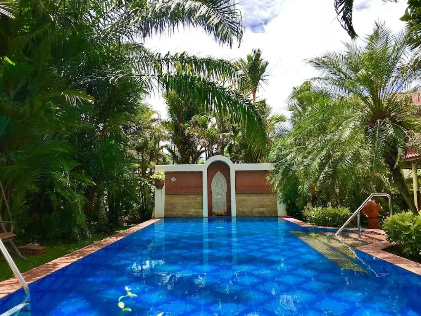 Falang Paradise