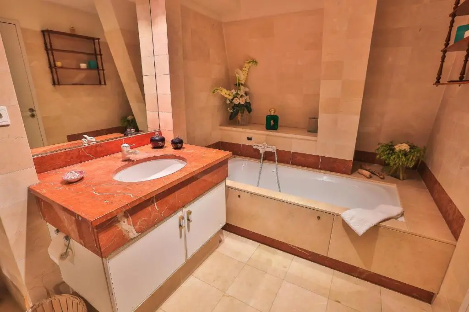 APPARTEMENT PISCINE TERRASSE 1 MIN PLAGE et GOLF