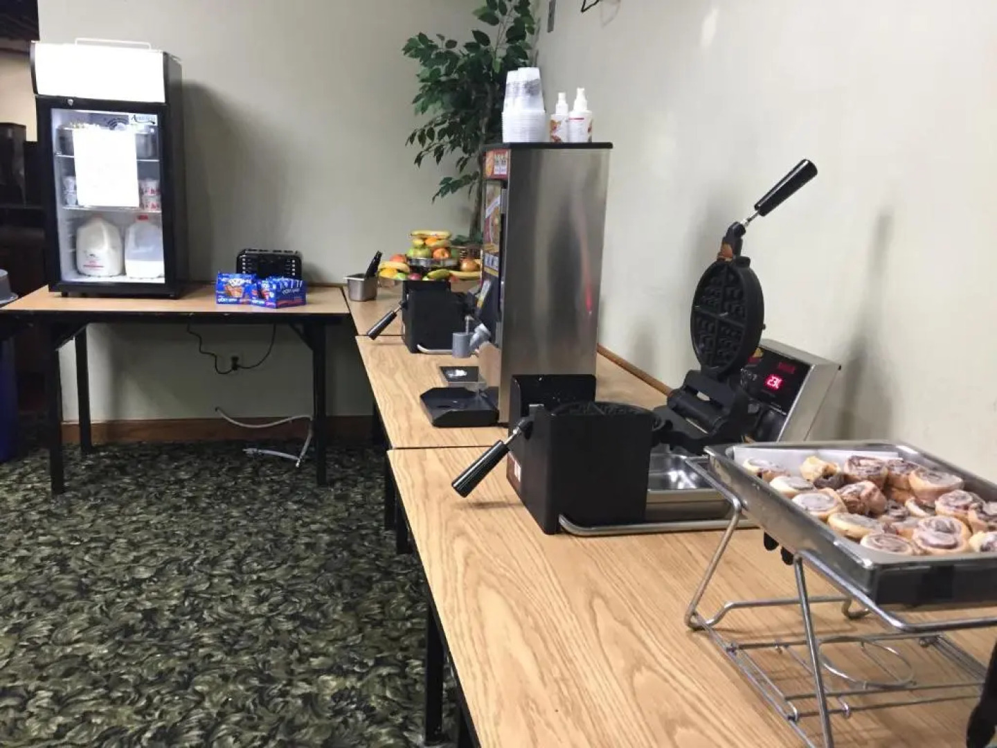 Oyster Bay Inn & Suites