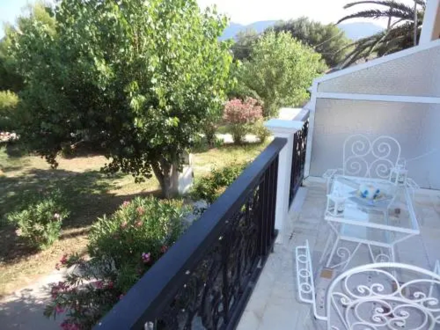 Renesis Studios & Apartments