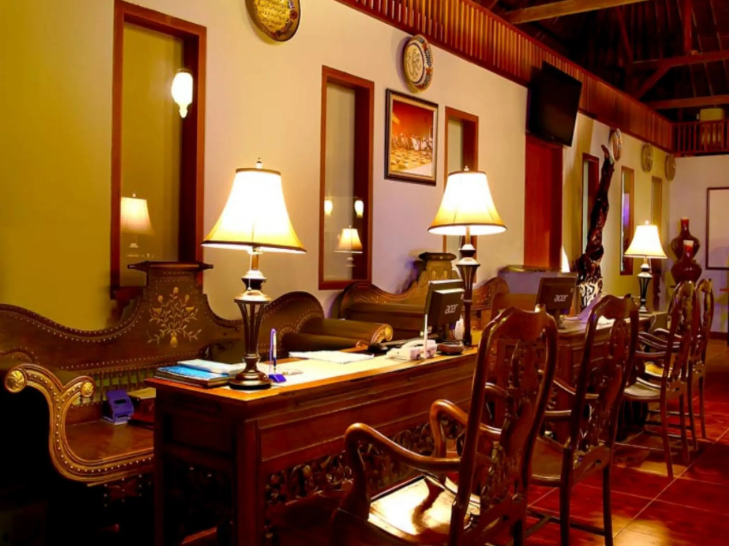 Grand Royal BIL Hotel