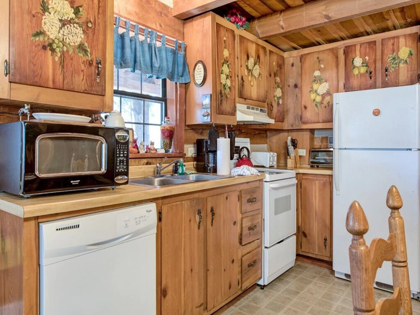 Fox Den 2 Bedroom Home with Hot Tub