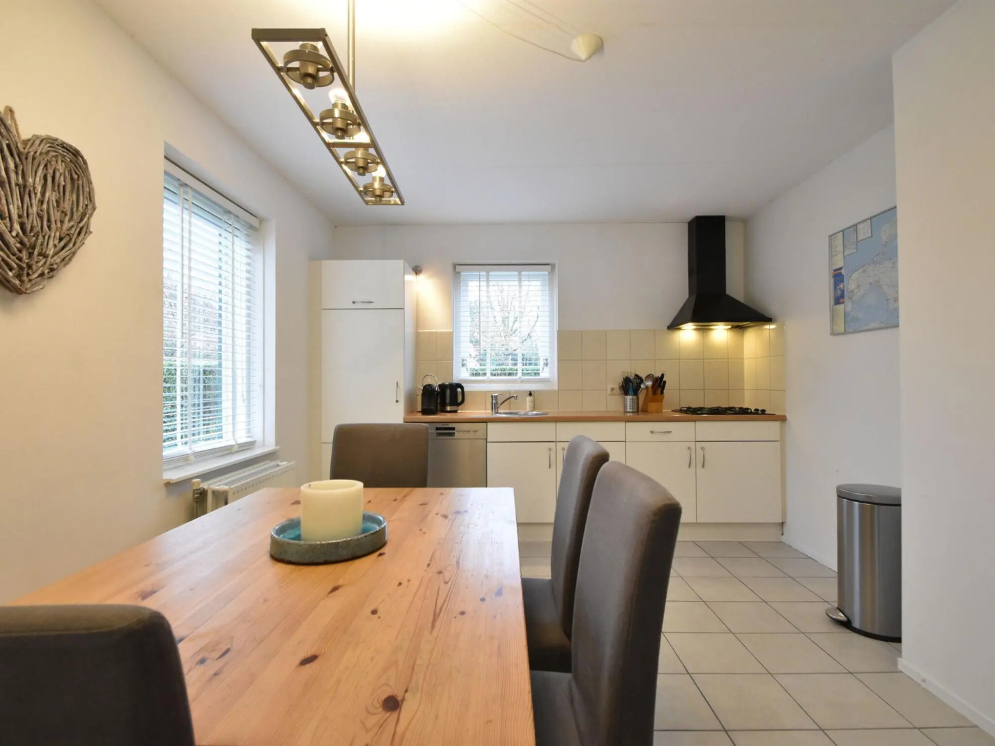 Quaint Holiday Home in Zonnemaire With Roofed Terrace