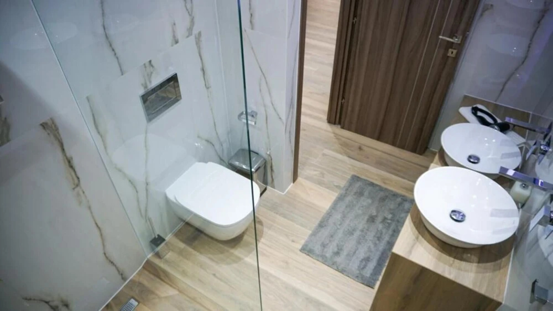 1 Bed Apartment - Sleeps 4 - Parking, Wifi