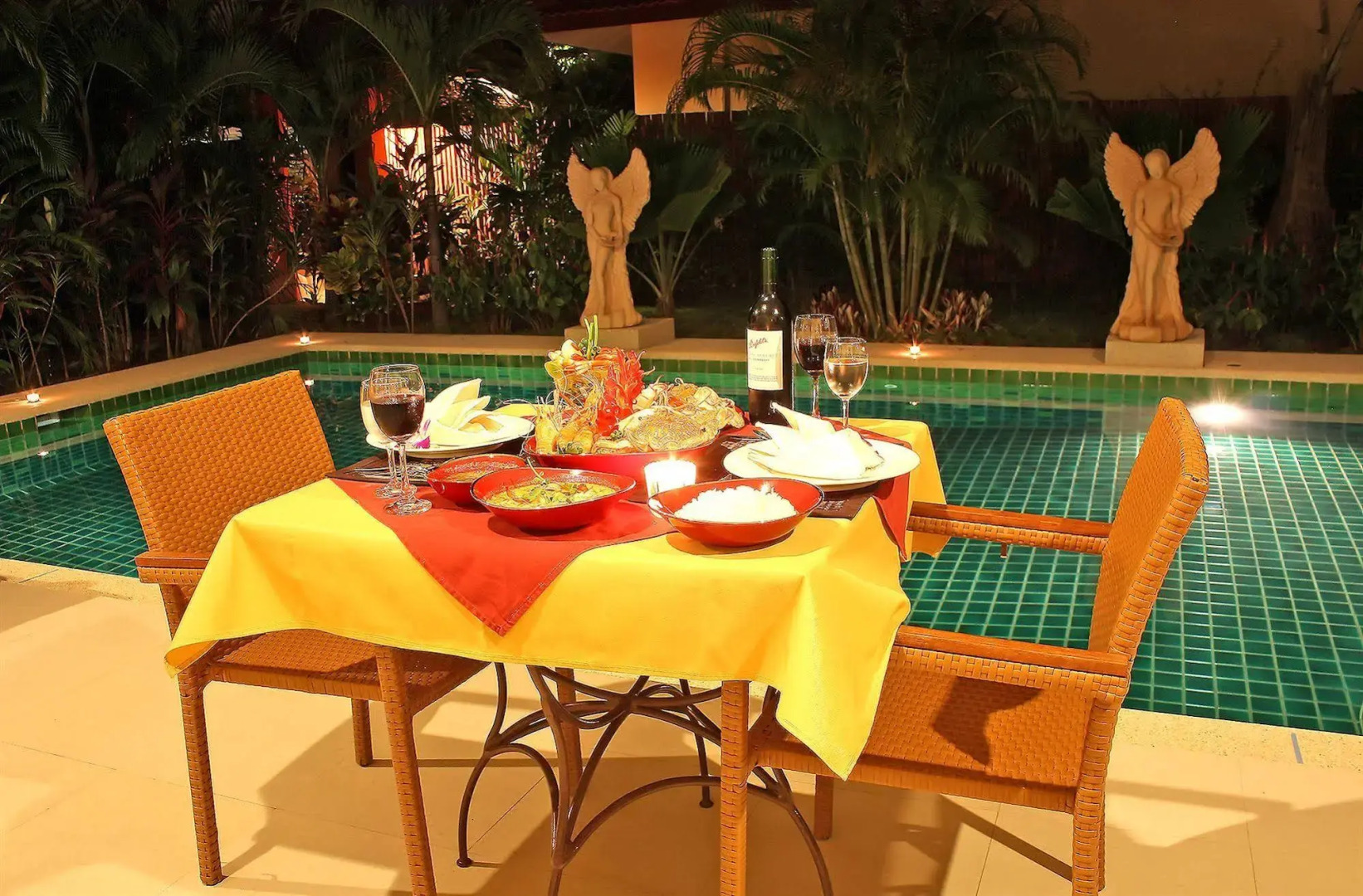 AT Pool Villa Resort