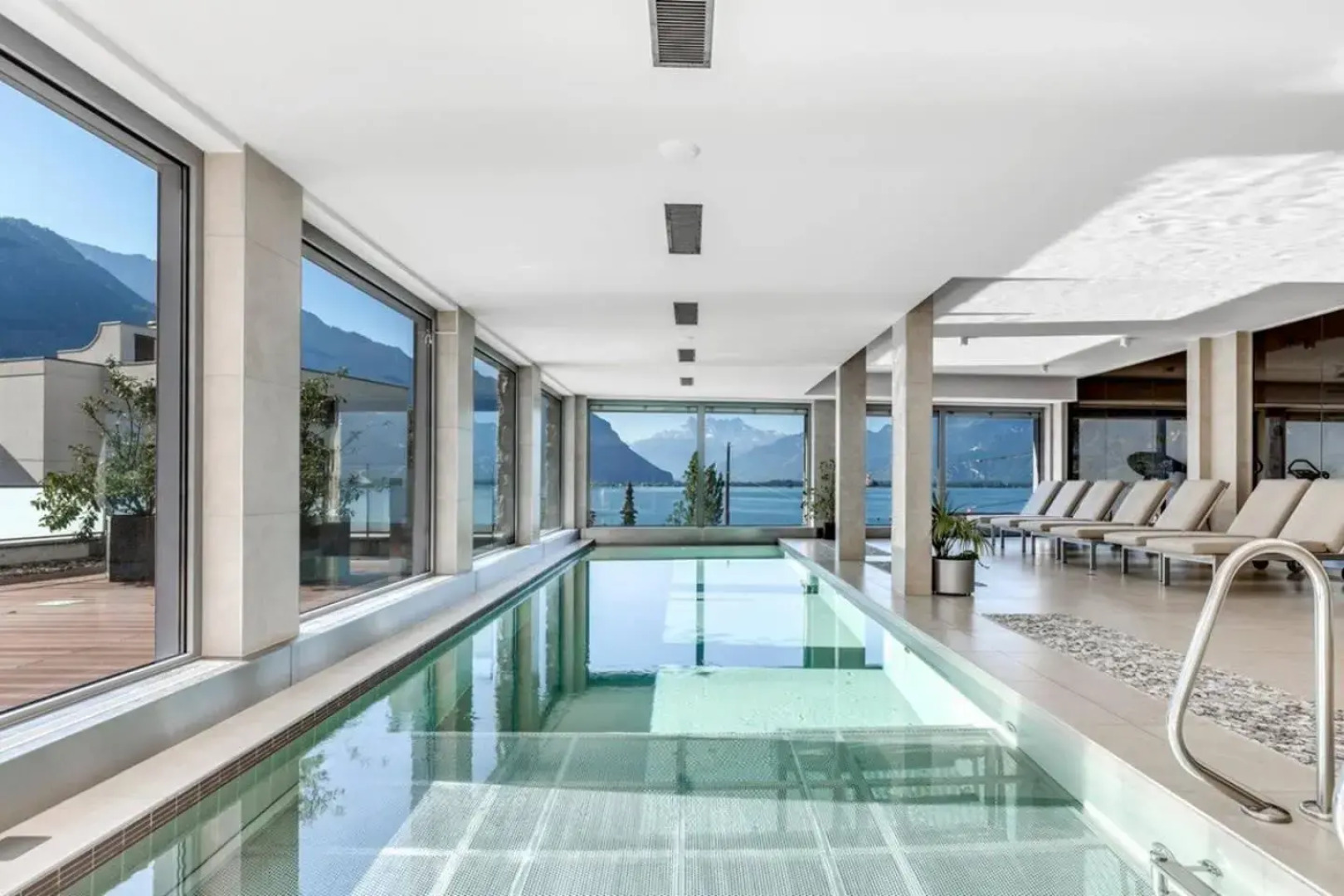 Luxury Apartment Lake View & Center of Montreux by GuestLee