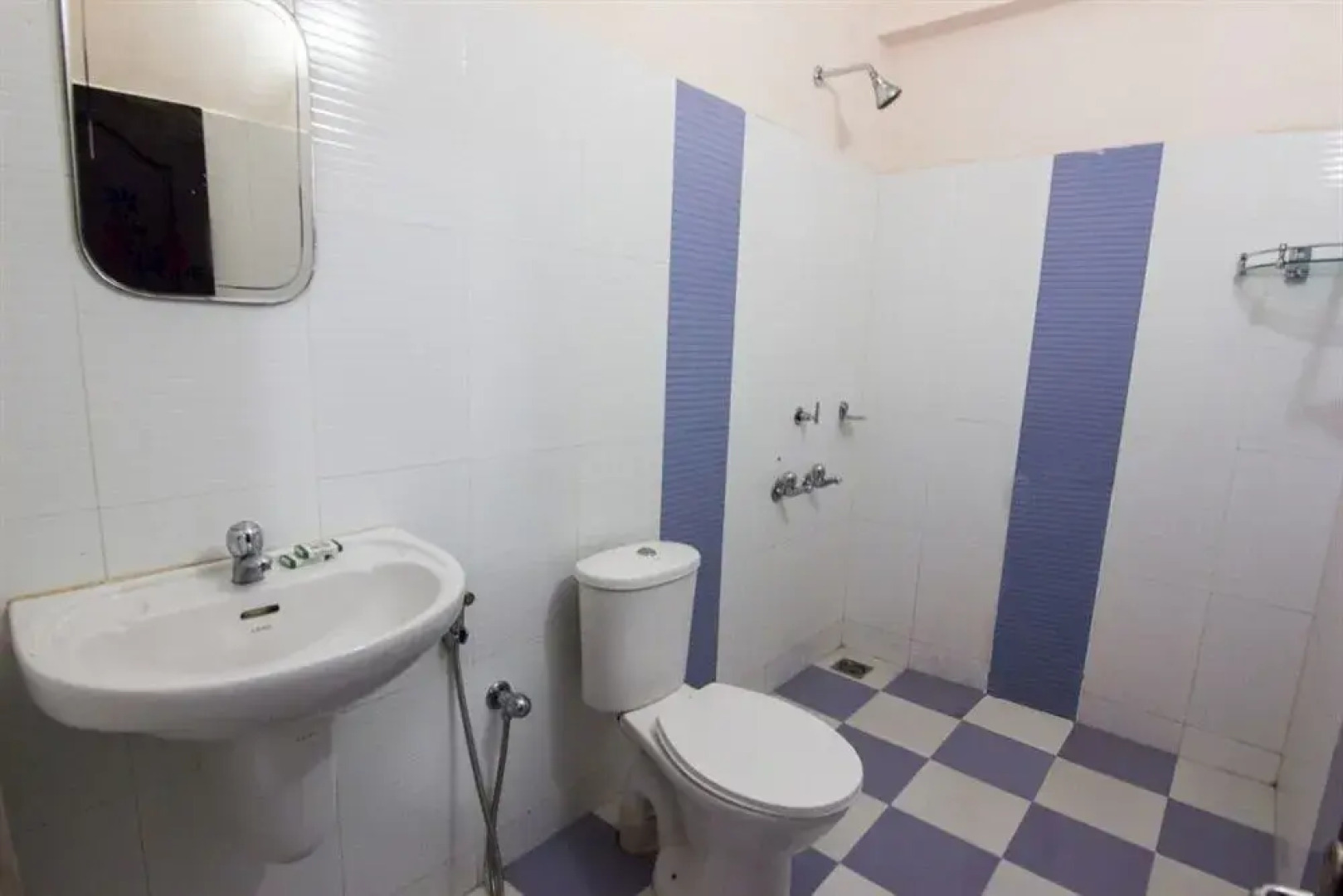 Vedanta Wake Up-Kumily Town Center