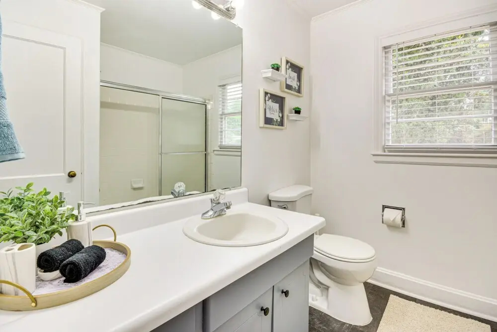 'dogwood Cottage' w/ Fireplace: 1 Mi to University