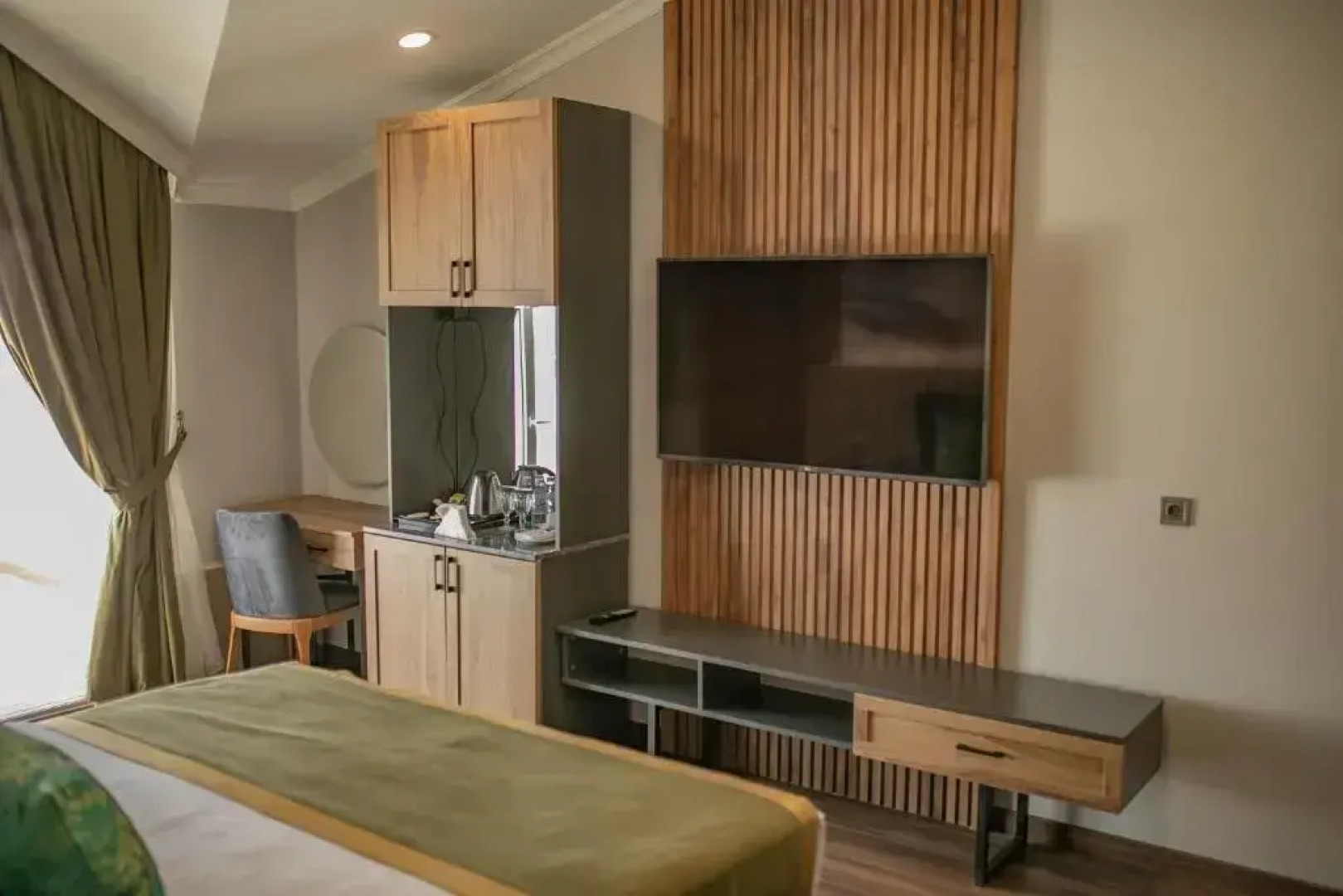 Mourouj Gloria White Palace Hotel & SPA