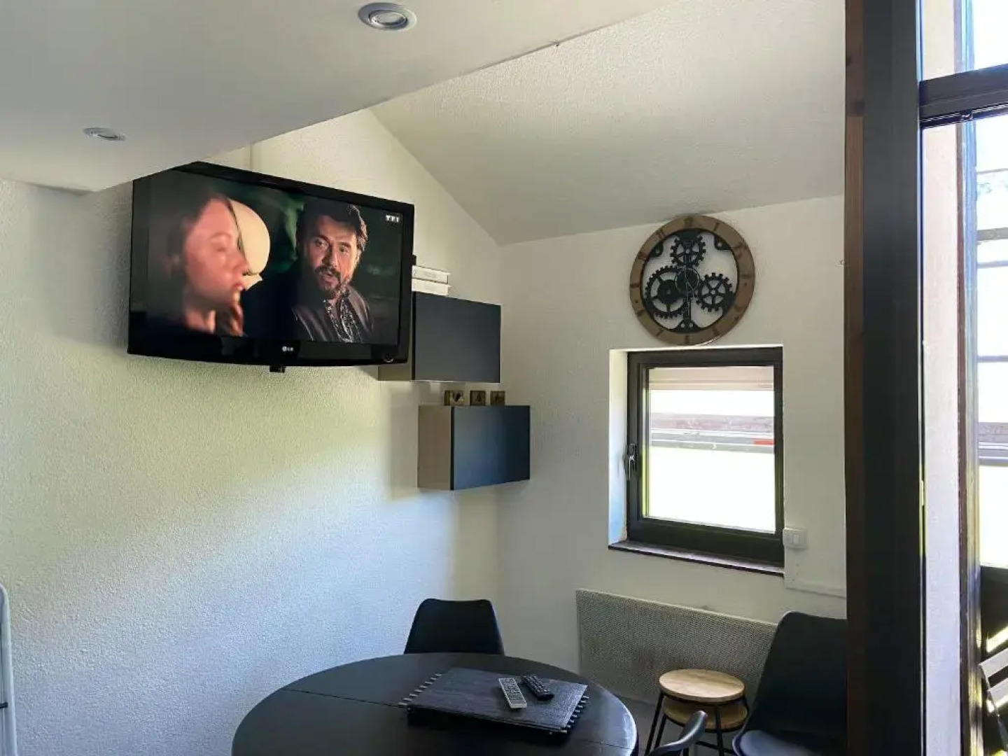 Appartement de 2 chambres a Manigod a 100 m des pistes avec piscine partagee et wifi