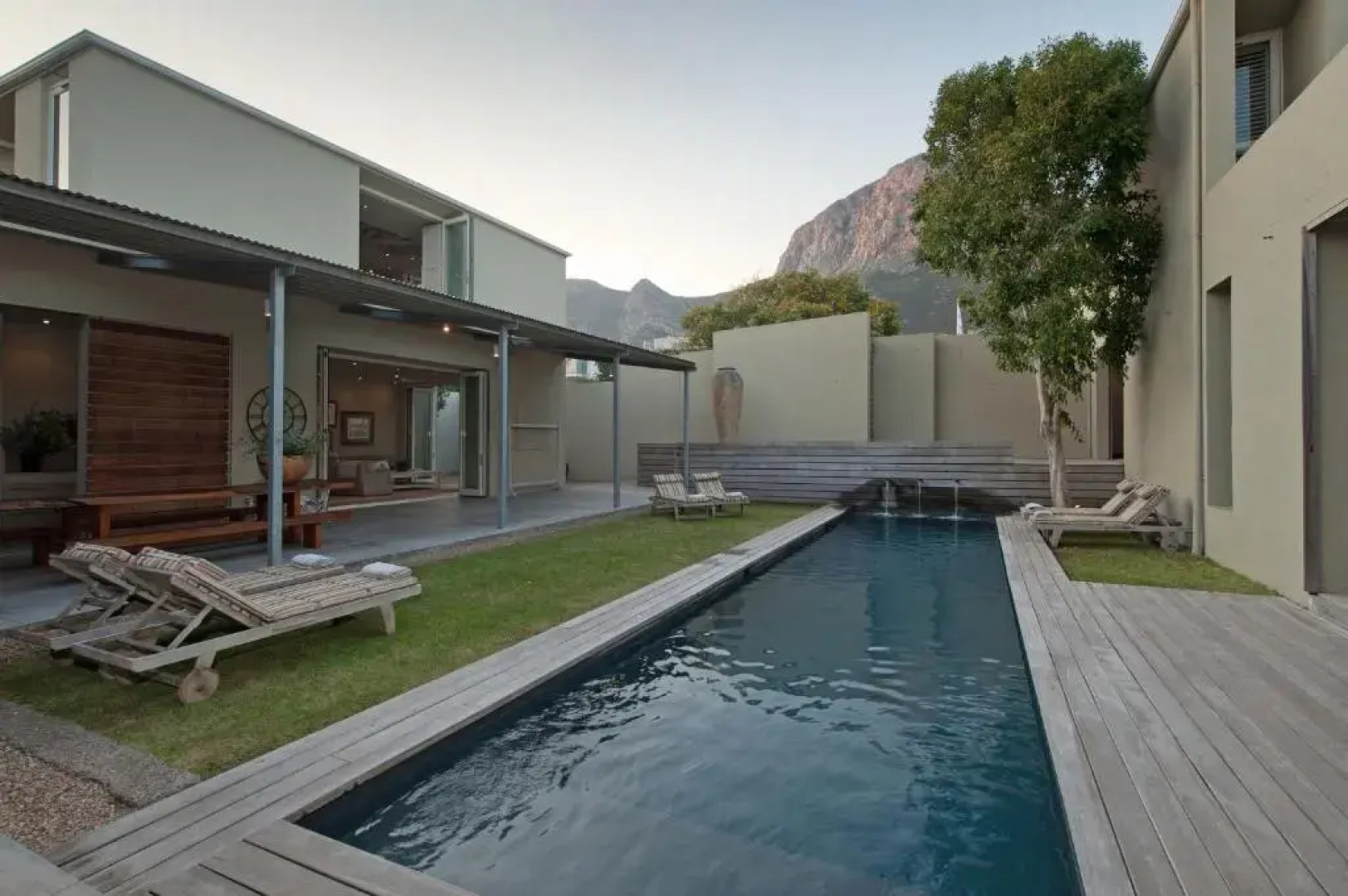 Mosselberg on Grotto Beach