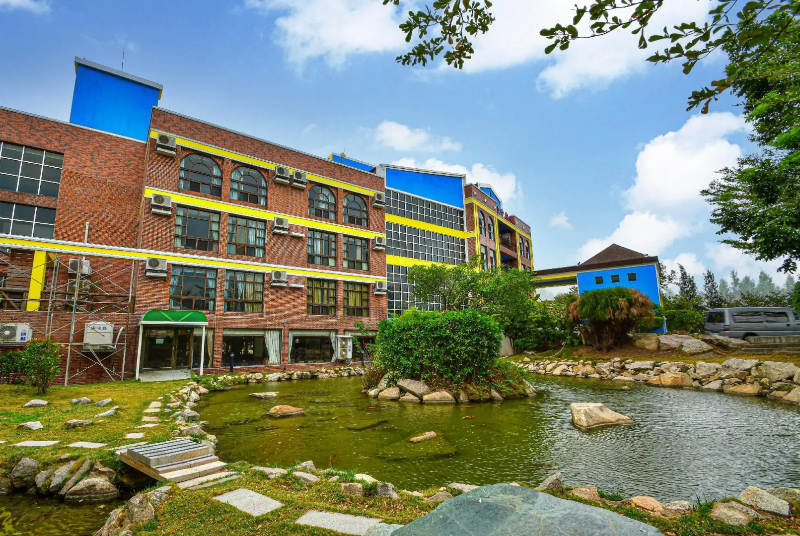 Jinsa Lakeside View Hotel