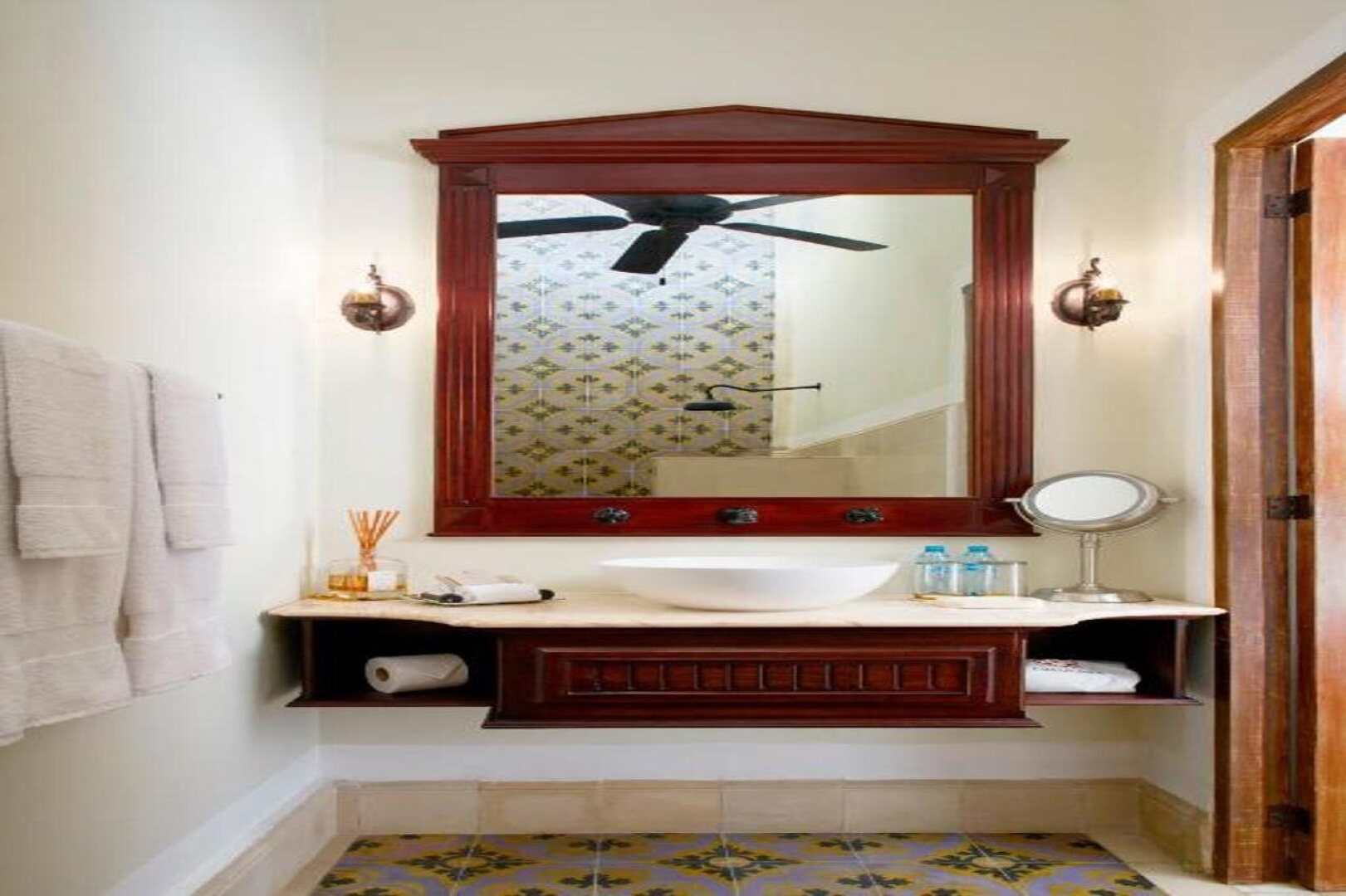 Casa Lecanda Boutique Hotel